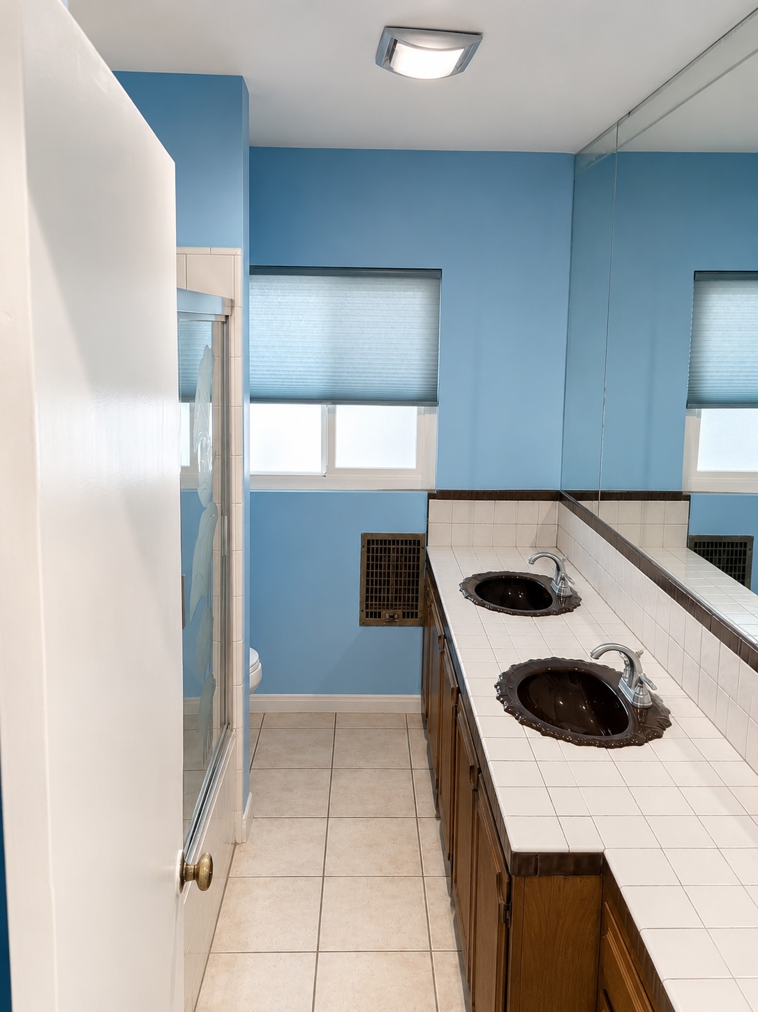 Los Angeles bathroom before the 3-B'z Painting Co remodel